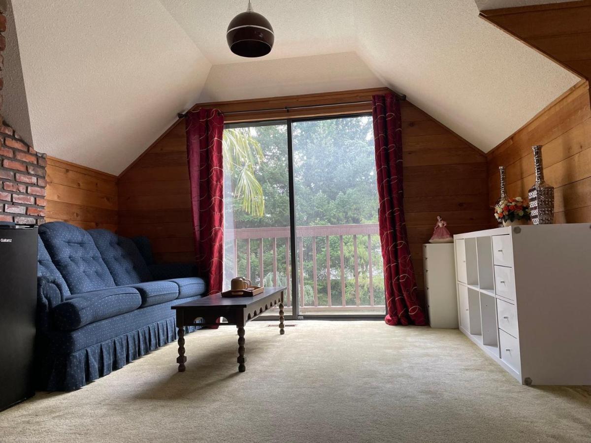 Jason House - Immaculate In A Quiet Seaside Neighbourhood Near Uvic Guest house